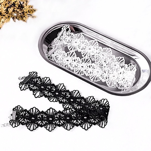 ⚜️𝟯𝟬%𝗢𝗙𝗙 𝗯𝘂𝗻𝗱𝗹𝗲𝘀 𝟯+⚜️ NEW Wide Lace Floral Thick Choker - Picture 6 of 14